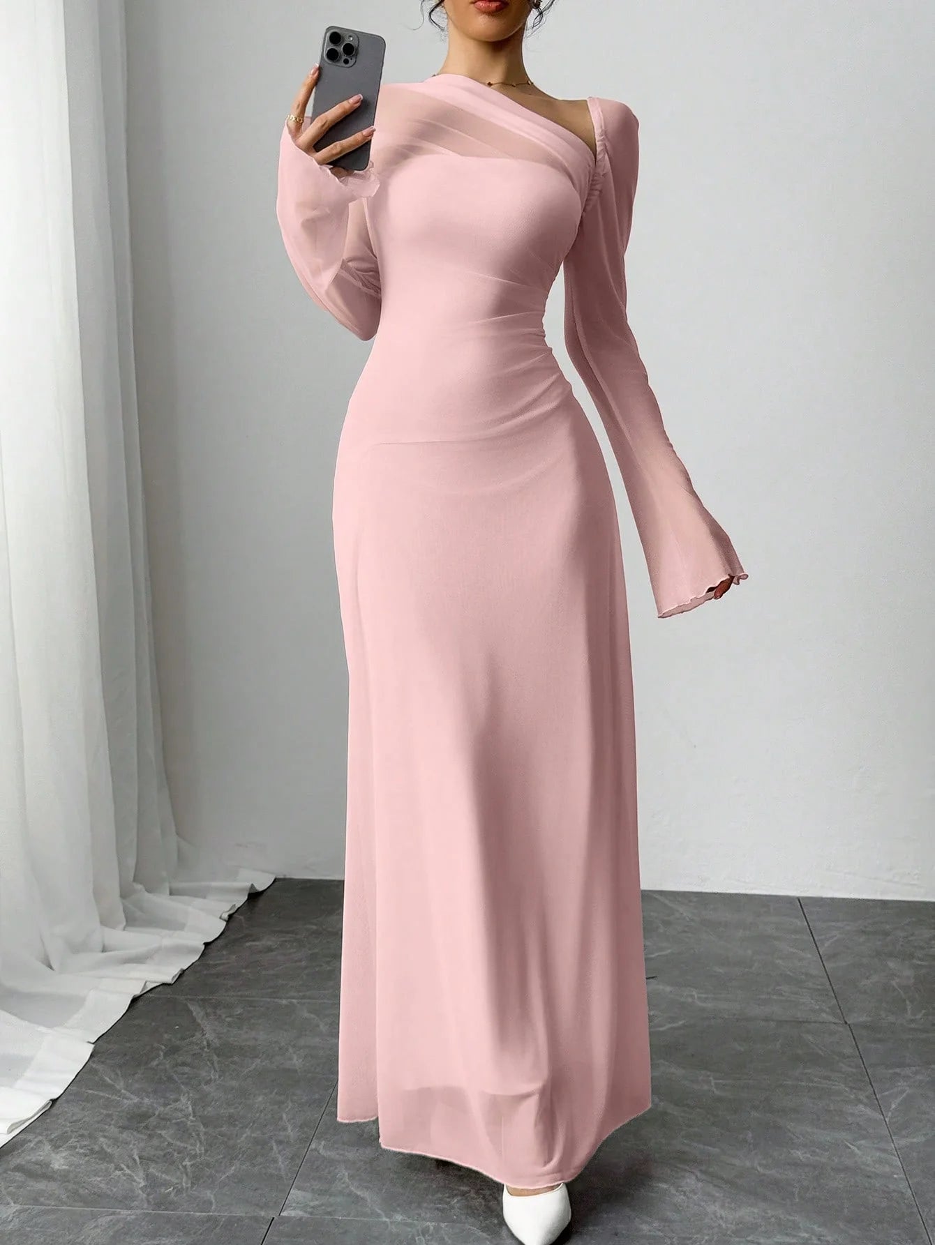 New spring/summer women's pink tulle explosion slim irregular diagonal shoulder ultra long dress