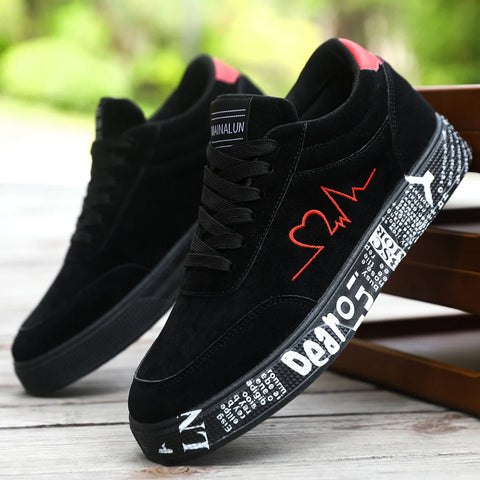 Men's lightweight casual sneakers. Everyday outdoor running and skate shoes for men. Colors: black and red. Sizes: 39 to 48.