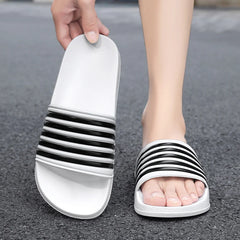 Stylish casual sports men's shoes Light outdoor slippers Bathroom Family