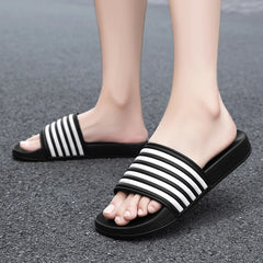 Stylish casual sports men's shoes Light outdoor slippers Bathroom Family