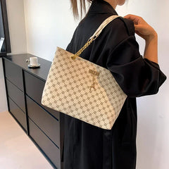 Women Luxury Design New Presbyopic Handbag Large Capacity Handbag Fashion Printing Shoulder Bag Trendy Shopping Bag with pendant