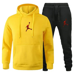 The two-piece pullover and jogging pants of the classic casual streetwear