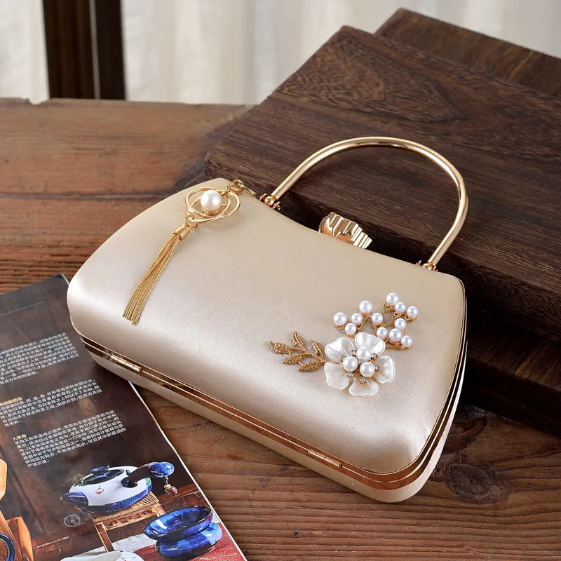 2025 New Women Handmade Flowers Clutch Handbags Wedding Evening Wallets Party  Purse For Ladies