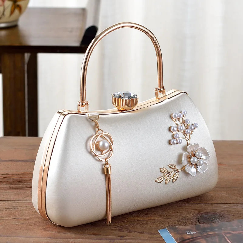 2025 New Women Handmade Flowers Clutch Handbags Wedding Evening Wallets Party Dinner Purse For Ladies 4 Colors