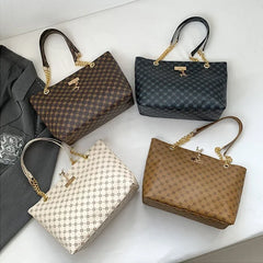 Women Luxury Design New Presbyopic Handbag Large Capacity Handbag Fashion Printing Shoulder Bag Trendy Shopping Bag with pendant
